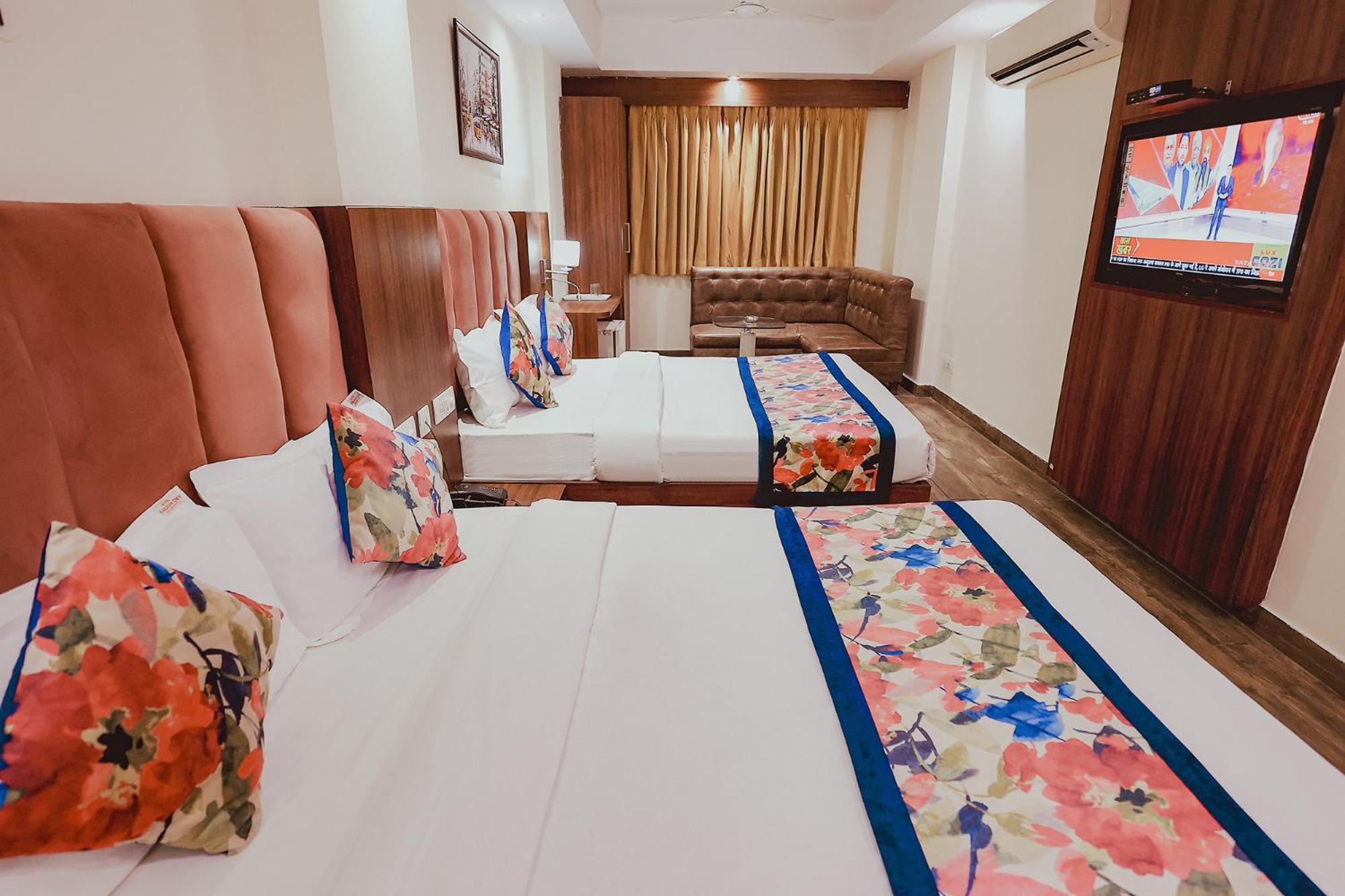 Hotel Fabhotel The Kailash Dev - Near Azadpur Metro New Delhi
