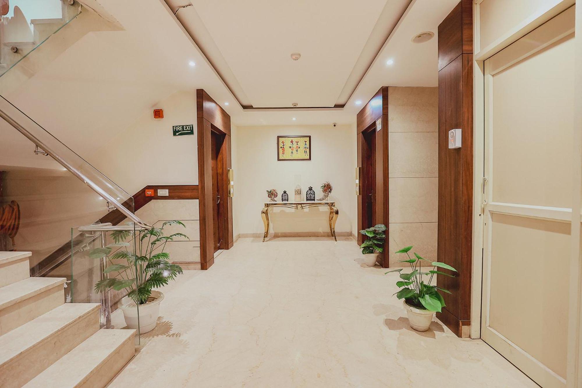 Fabhotel The Kailash Dev - Near Azadpur Metro New Delhi