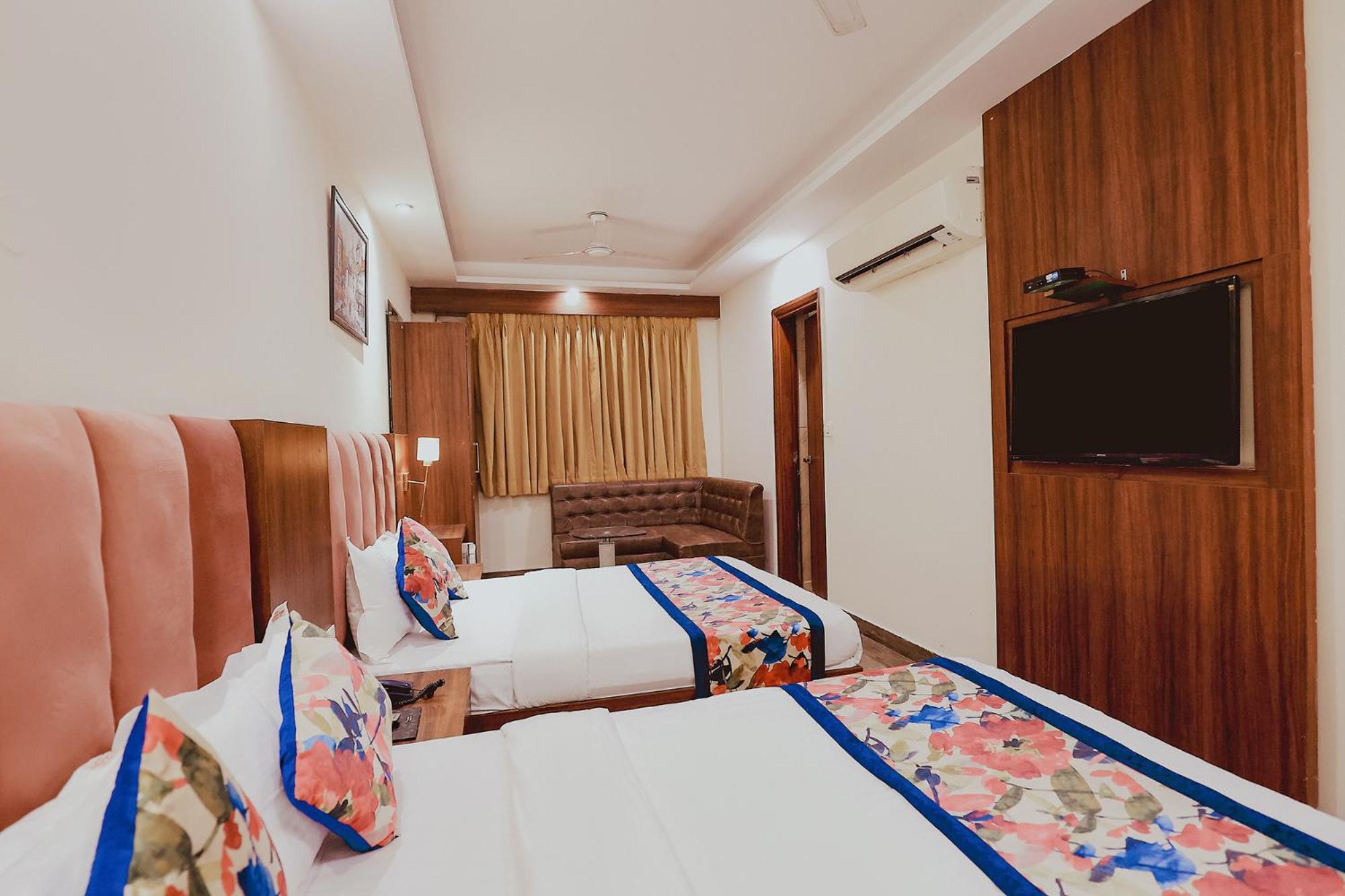 Fabhotel The Kailash Dev - Near Azadpur Metro Hotel New Delhi