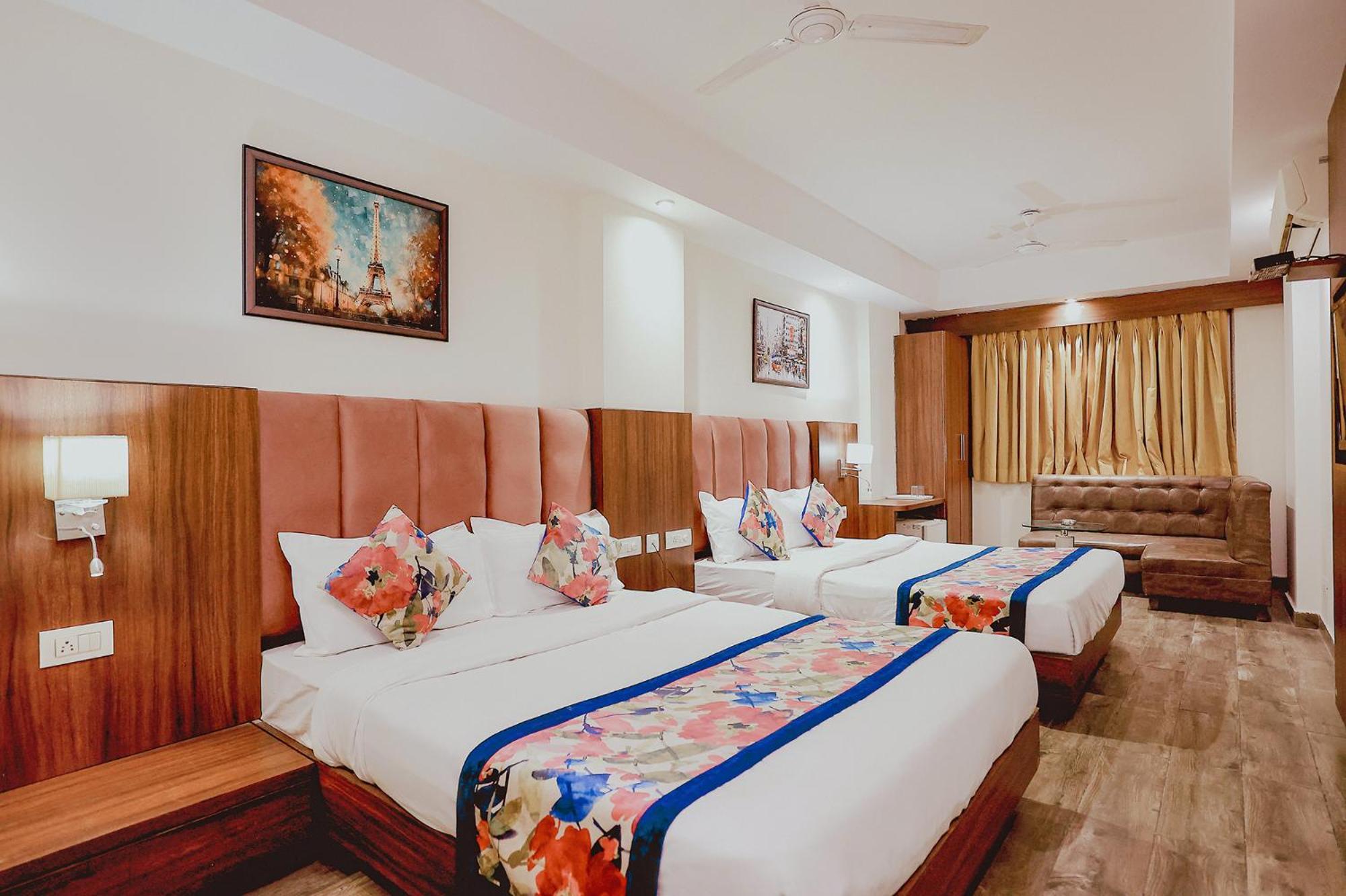 Hotel Fabhotel The Kailash Dev - Near Azadpur Metro 3*